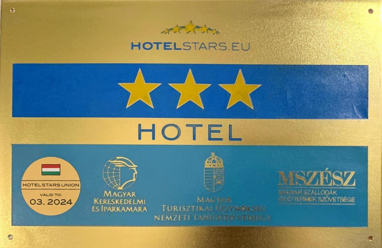 Illes Hotel Szeged Exterior photo