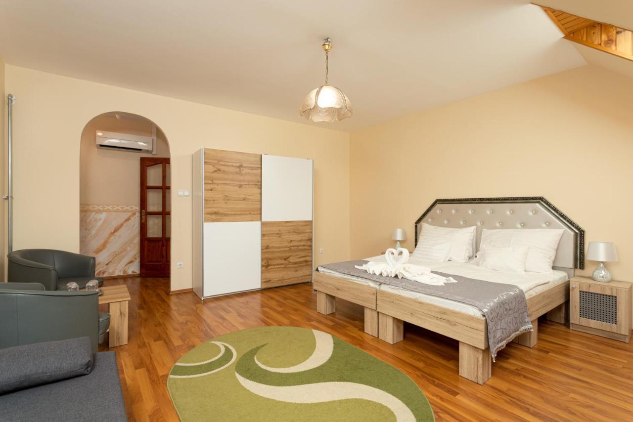 Illes Hotel Szeged Exterior photo